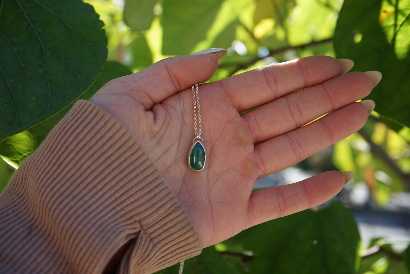 Green kyanite deals necklace